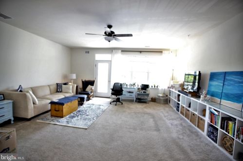 623 Timberlake Dr, Trenton NJ  08618-1473 exterior