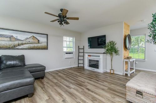 15 Bartlett Meadow Dr, Killingly CT  06241-1847 exterior