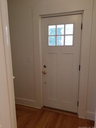 1 Lakeview Ave, Huntington, CT 06484-2311