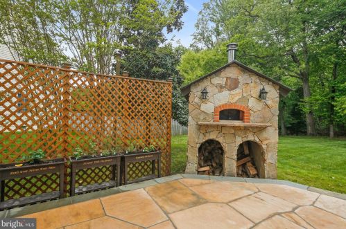 3002 Novak Ter, Burtonsville, MD 20866-1677