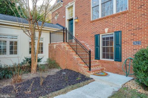 7423 Windy Pines Pl, Annandale, VA 22003-5757