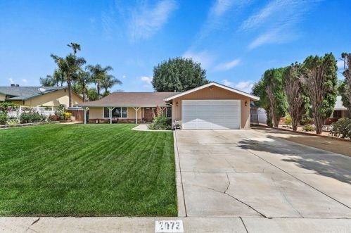2073 Paddock Ln, Norco, CA 92860-2664