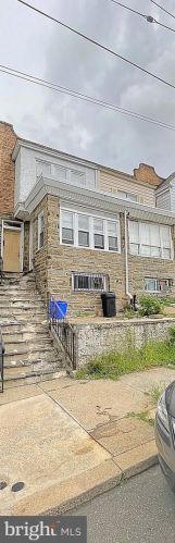1839 68th St, Philadelphia, PA 19142-1322