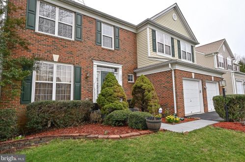5949 Moonbeam Dr, Woodbridge, VA 22193-6021