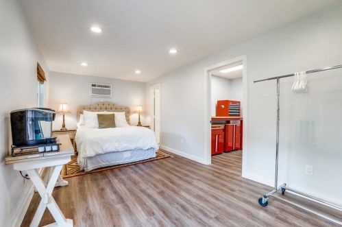 4408 Greenbrier Dr, Dallas TX  75225-6641 exterior