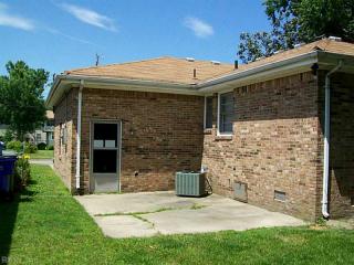 721 Mayfield Ave, Norfolk VA  23518-2511 exterior