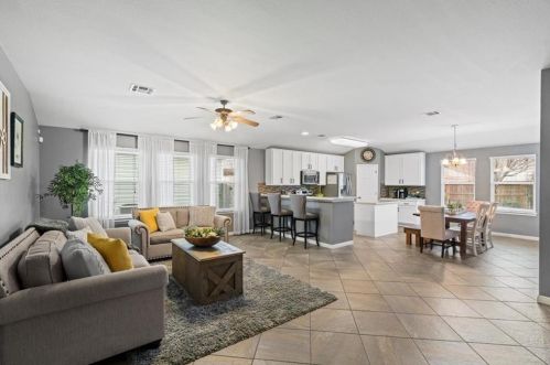 7741 Squirrel Hollow Dr, Georgetown, TX 78628-3707