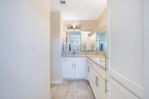 2104 Cologne Dr, Carrollton TX 75007-2336 exterior