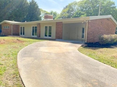19 Cade St, Hartwell, GA 30643-1813