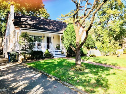158 Belmar Ave, Oakhurst, NJ 07755-1306