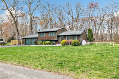 45 Ryegate Ter, Upper Stepney, CT 06468-2240