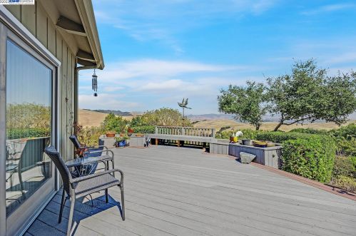 11405 Crow Canyon Rd, Hayward, CA 94552-9514