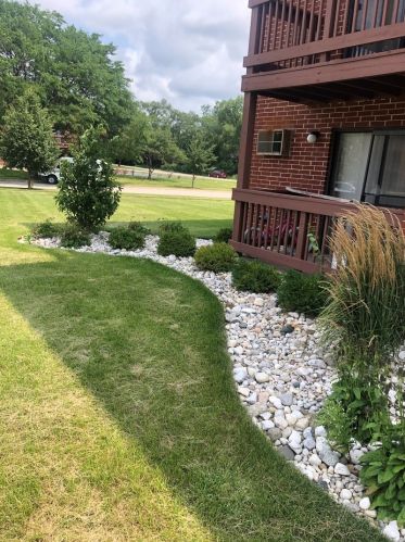 1033 Spruce St, Glendale Heights, IL 60139-3741