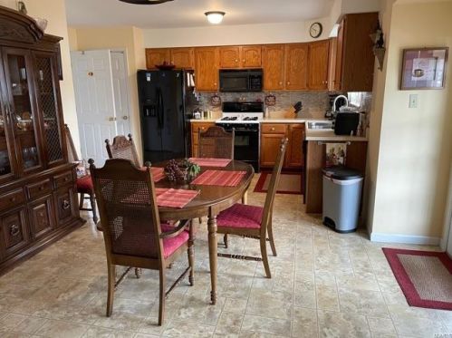 157 Hickory Dr, Old Alexandria, MO 63379-3303