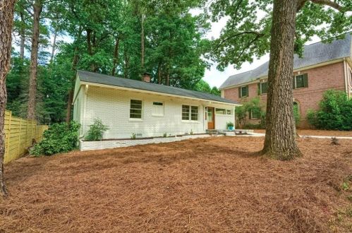 4590 Briarcliff Rd, Atlanta GA  30345-2160 exterior