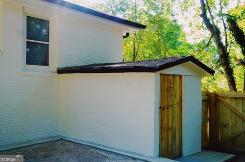 2597 Connally Dr, Atlanta GA  30344-1021 exterior