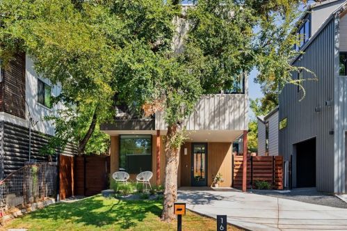 1611 Clifford Ave, Austin TX  78702-1632 exterior