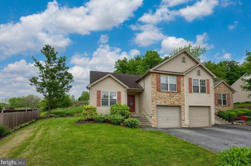 567 State St, Ephrata PA  17522-1741 exterior