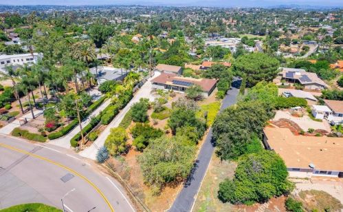 2125 Alta Vista Dr, Vista, CA 92084-7020