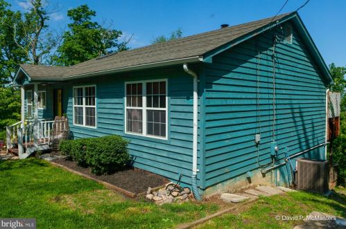 423 Shannondale Rd, Harpers Ferry WV 25425-4564 exterior