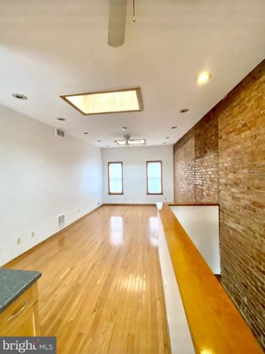 326 Point St, Camden NJ  08102-1640 exterior