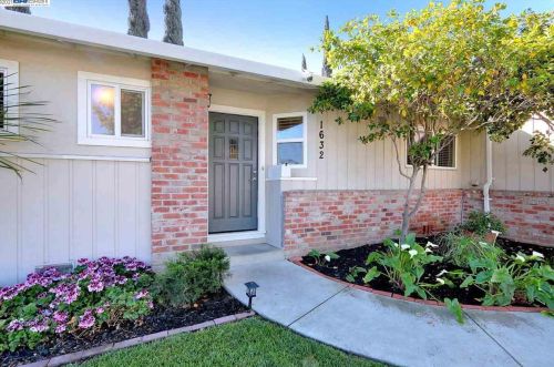 1632 Olympia St, Concord, CA 94521-1044