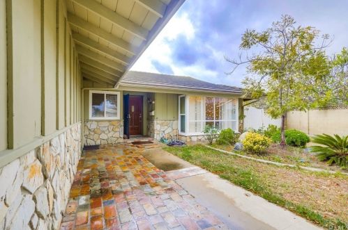 1536 Laster Ave, Anaheim CA  92802-2712 exterior