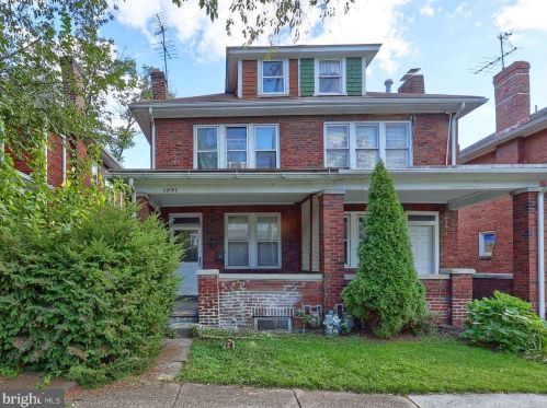 1851 Holly St, Harrisburg, PA 17104-1201