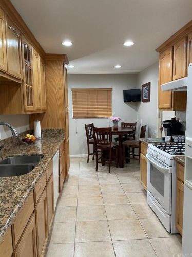 1426 Beacon Ave, Anaheim CA  92802-1718 exterior