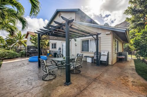 87-998 Huamoa St, Nanakuli, HI 96792