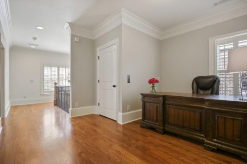34 High Top Cir, Atlanta GA  30328-5934 exterior