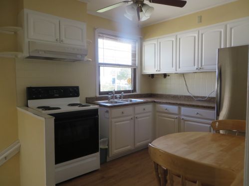 424 6th St, Momence, IL 60954-1324