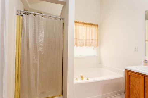 110 Magnolia Walk Ln, Atlanta GA  30349-4067 exterior