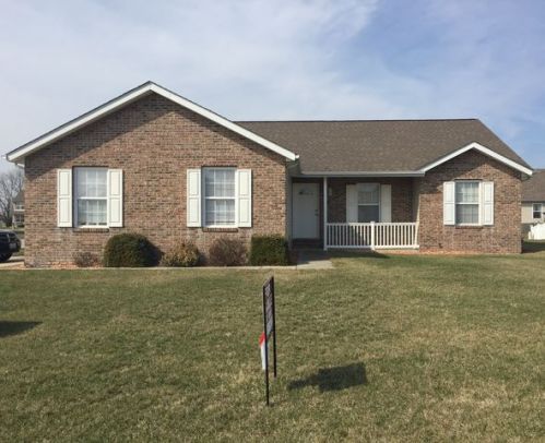 301 Silverthorne Dr, Freeburg, IL 62243-2679