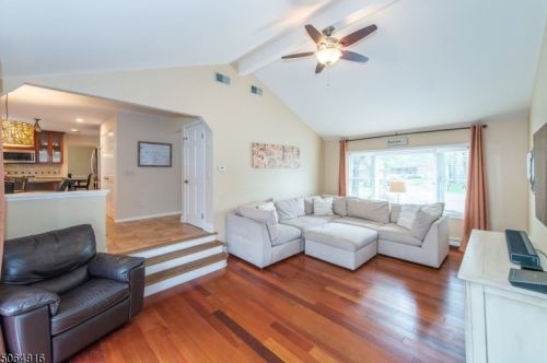 6 Patty Ln, Dover NJ  07869-4735 exterior