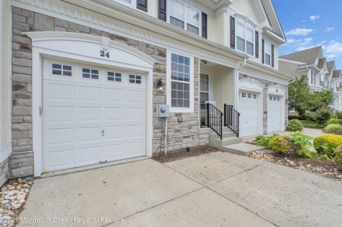 24 Brookfield Dr, Jackson Twp, NJ 08527-4082