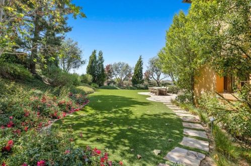 47 Echo Gln, Irvine CA  92603-0421 exterior