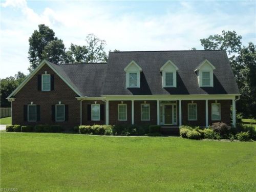 749 Holly Grove Dr, Randleman, NC 27317-9504