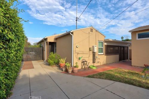 1205 Cleveland Rd, Glendale CA  91202-2602 exterior