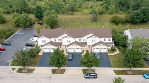 2256 Flagstone Ln, Carpentersville, IL 60110-1266