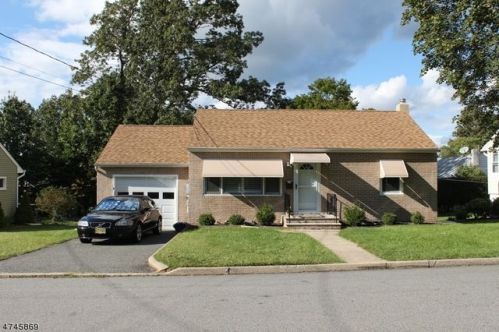 88 Wiltop Rd, Netcong, NJ 07857-1423