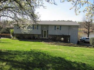 6121 Bayshore Dr, Harrison, TN 37341-9585