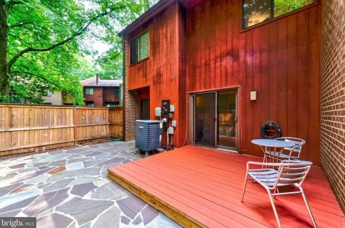 1778 Wainwright Dr, Herndon, VA 20190-3442