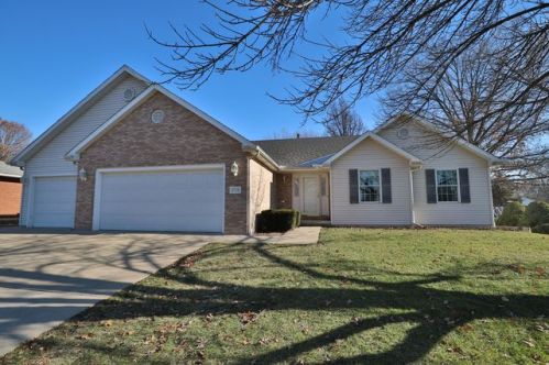 2710 Kingston Dr, Peoria IL  61604-2143 exterior