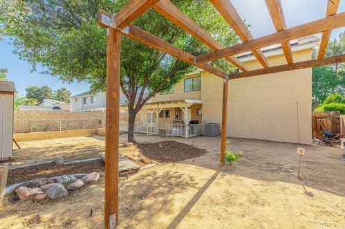 42336 La Gabriella Dr, Lancaster CA 93536-4388 exterior