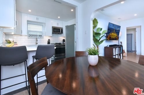 15220 Morrison St, Van Nuys CA  91403-1503 exterior