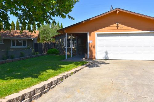 8021 Dicus Ct, Citrus Heights, CA 95621-1073