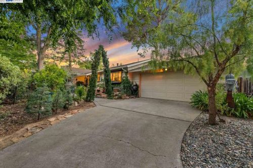 116 Hopeco Rd, Concord CA  94523-3213 exterior