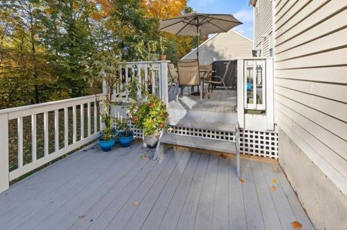65 Wynd Ter, Middletown CT  06457-8729 exterior