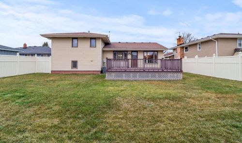 1928 Bluebird Ln, Hammond, IN 46321-3429